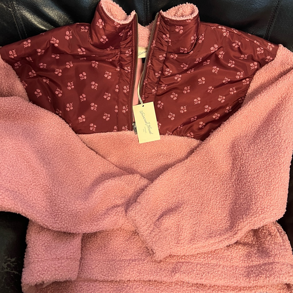 Xl Universal Thread Pullover